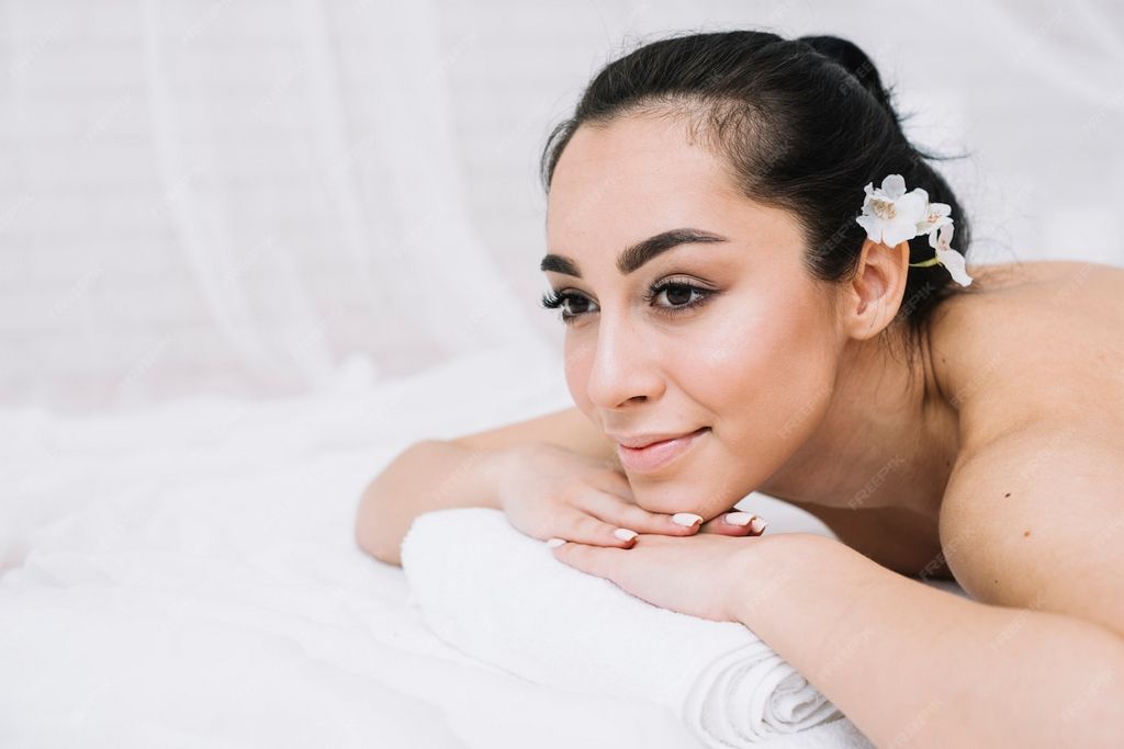 Ayurvedic Massage: Abhyanga Practice for Body and Mind Rejuvenation